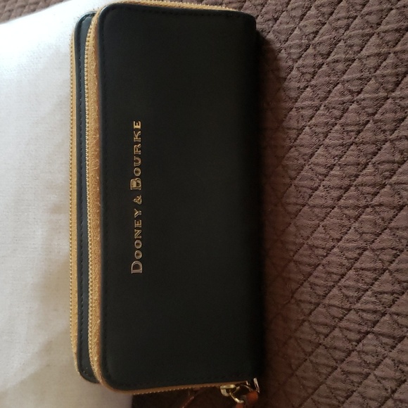 Dooney & Bourke large zip around wallet. - Picture 9 of 10